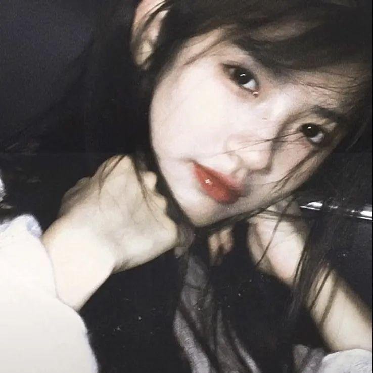 我的吸血鬼姊妹高清封面