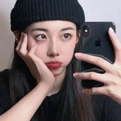 一个近乎正常的家庭高清封面